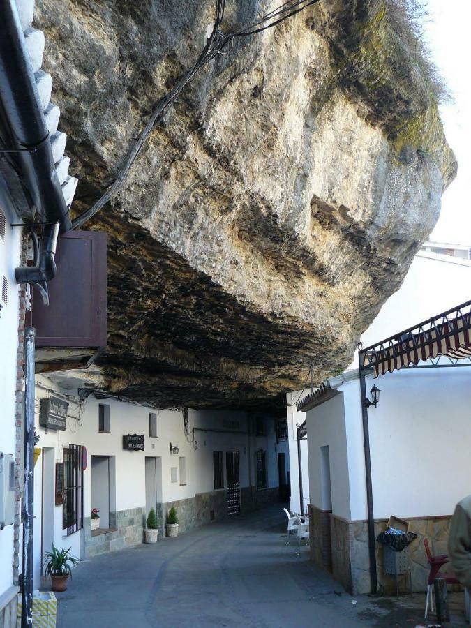 הוילה Setenil De Las Bodegas Casa Cueva De La Sombra מראה חיצוני תמונה